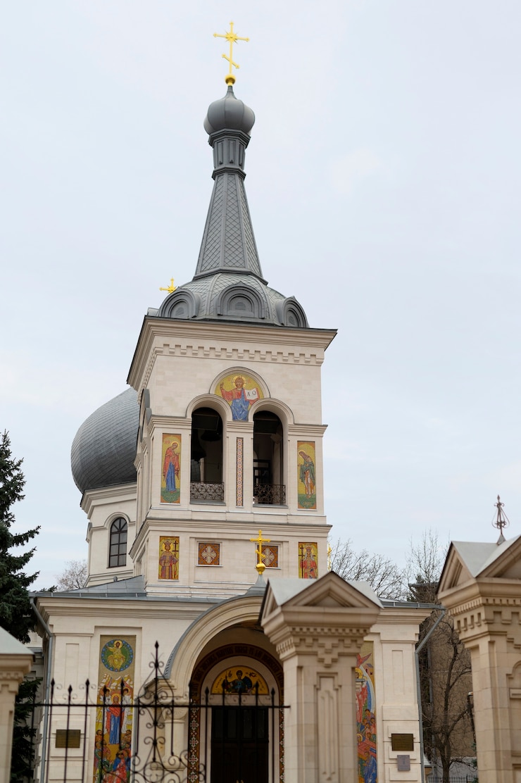 Бесплатный Фотография вид на церковные архитектурные элементы
