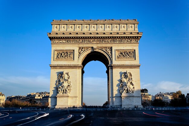 有名な凱旋門、パリ、フランスの眺め