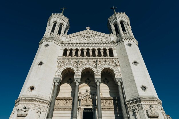 리옹의 유명한 Notredamedefourviere 대성당의 전망