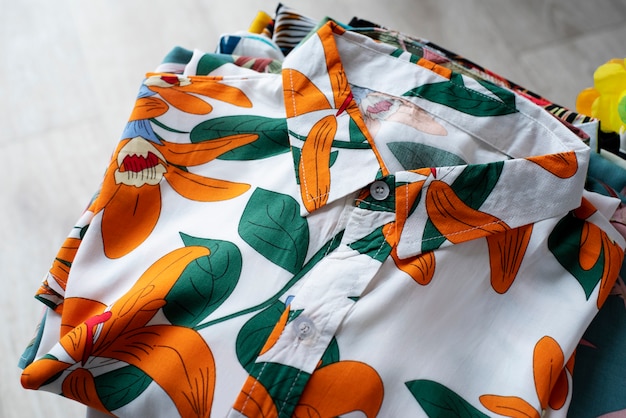 Гавайские рубашки с цветочным принтом