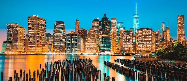 View of new york city manhattan downtown skyline at dusk, usa. Premium Photo