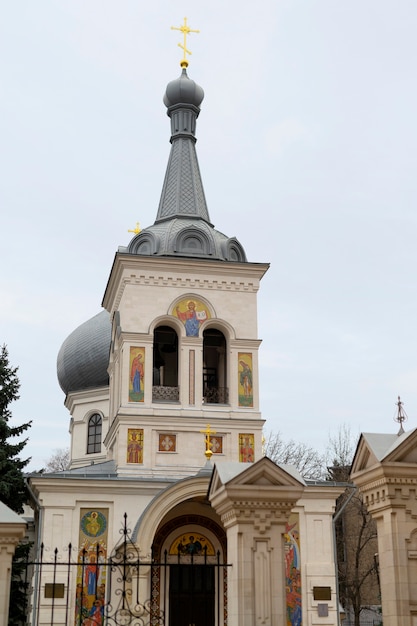 Бесплатное фото Вид на церковные архитектурные элементы