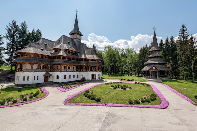 Бесплатное фото Вид на монастырь перисапанта румыния