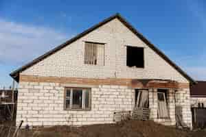 Free photo view of old and abandoned house in nature