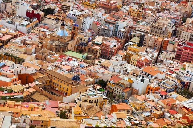 вид старого европейского города. Alicante