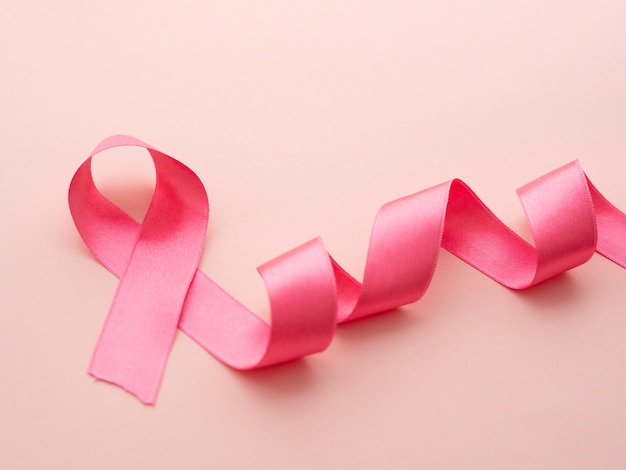 Выше вид концепции рака розовой лентой