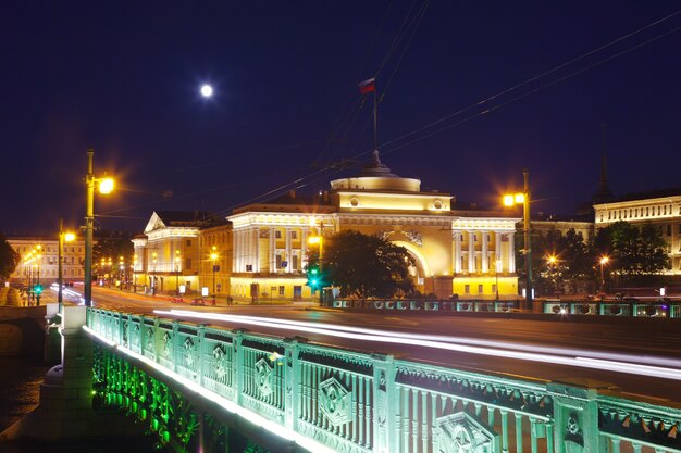 Вид на Санкт-Петербург ночью