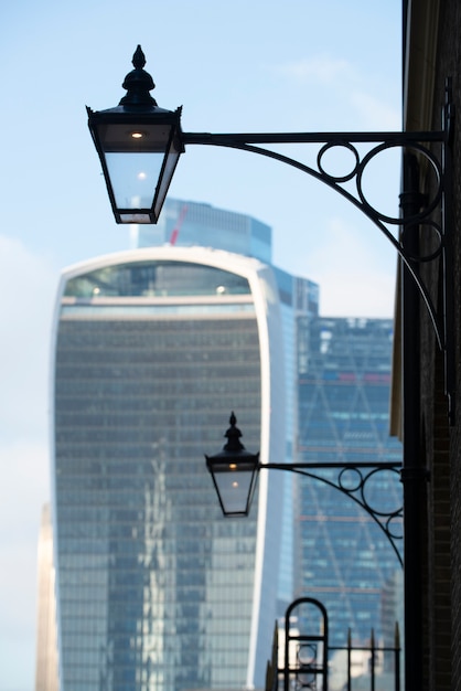 ロンドン市の街灯の眺め