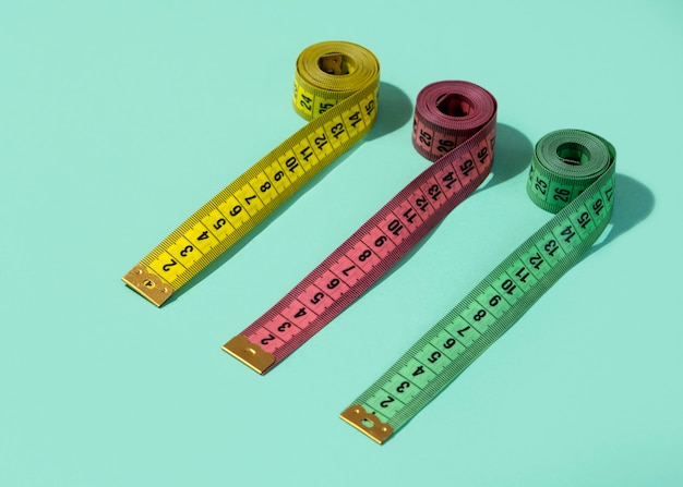 長さの単位としてセンチメートルを使用したテープ測定のビュー