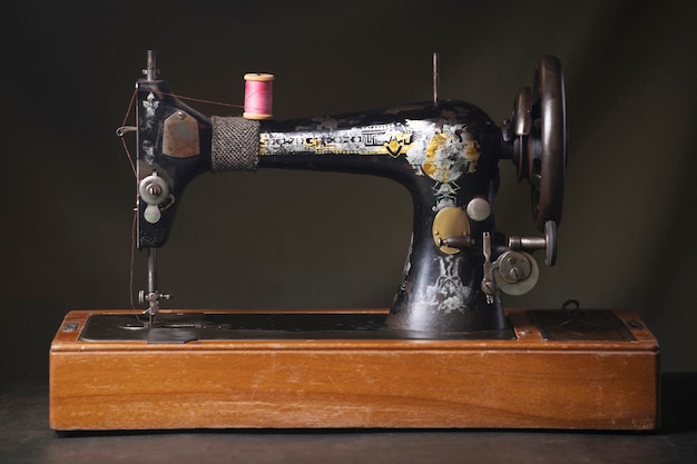 Free photo view of vintage sewing machine