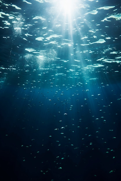 Vista dell'acqua nell'oceano o nel mare