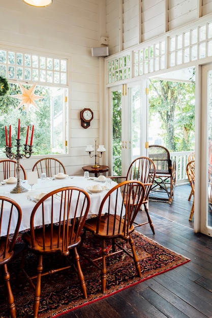 Free photo vintage dinner table and vintage house