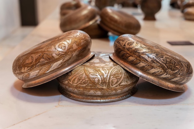 Free photo vintage dishes in hamam museum in istanbul turkey