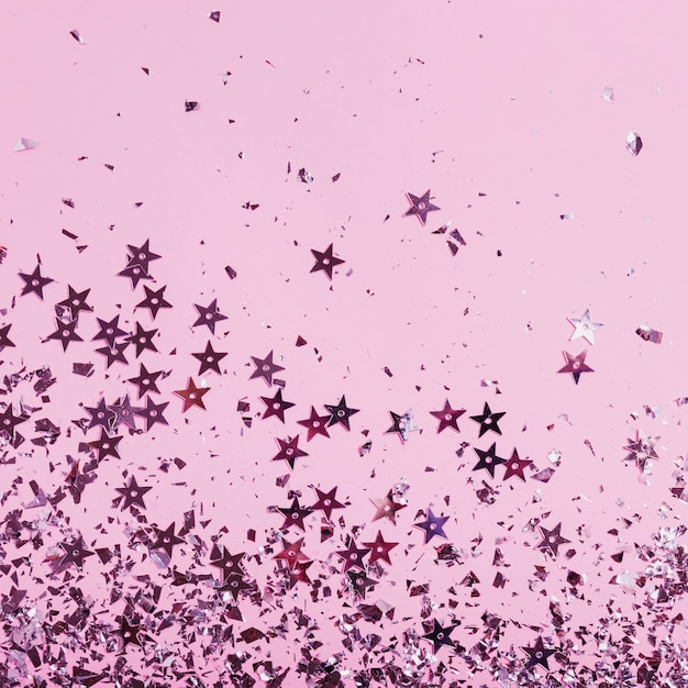 Фиолетовые блестки звезды с копией пространства