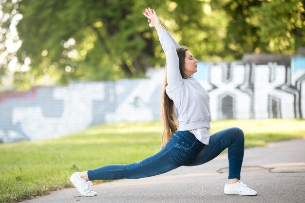 Virabhadrasana 1