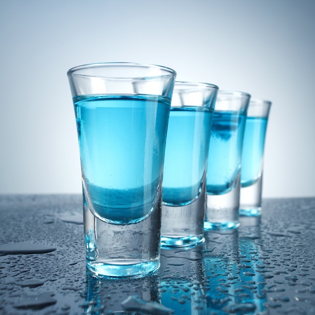 Водочный стакан со льдом