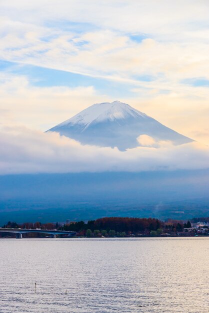 火山フジ日美しいMT