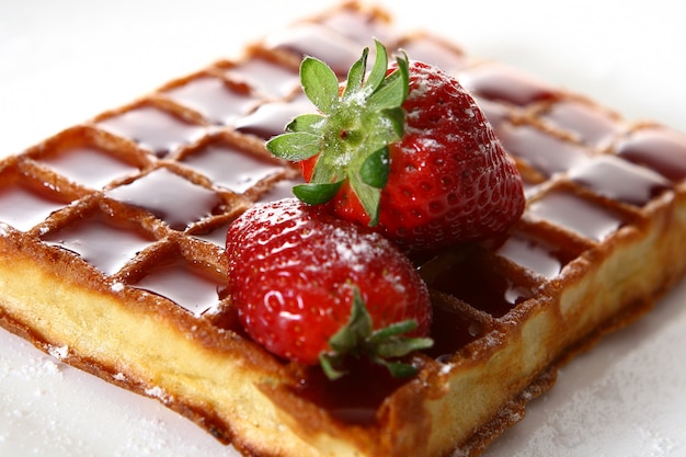 Free photo waffles with strawberry