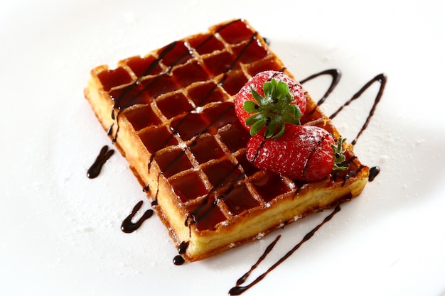 Free photo waffles with strawberry