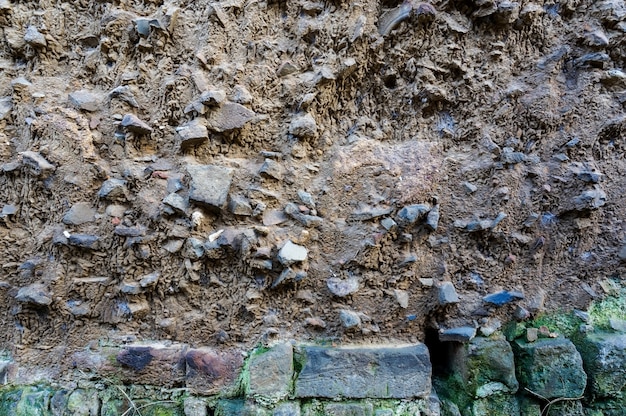 Wall with cobblestones