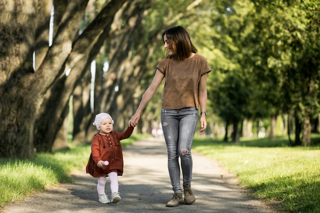 Foto gratuita acqua bere sfondo adulto bionda cardio