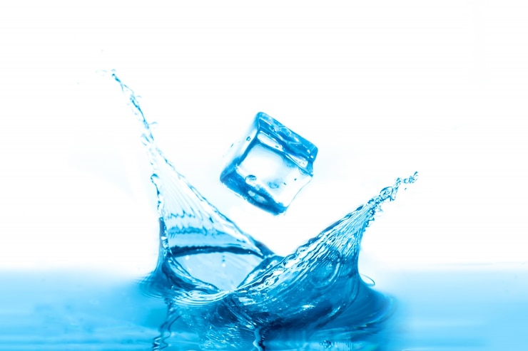 Free Photo water splash isolated on white background