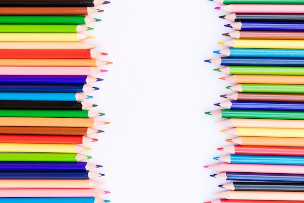 Free photo wavy rows of bright pencils