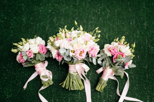 Free photo wedding bouquet in bride's hands