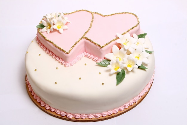 Бесплатное фото Свадебный торт с цветными цветами