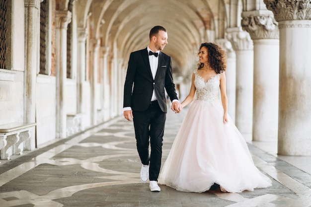 Wedding couple in Venice