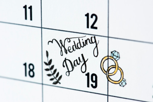 Напоминание календаря дня свадьбы