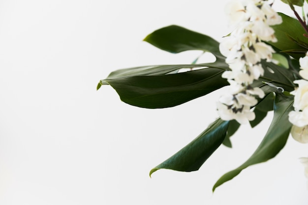 Free photo wedding still life with flowers