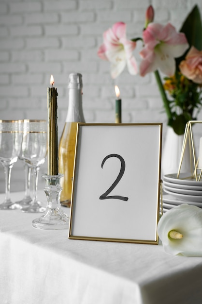 キャンドルと結婚式のテーブルアレンジメント