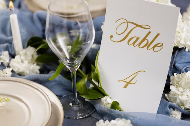 結婚式のテーブルの品揃えハイアングル