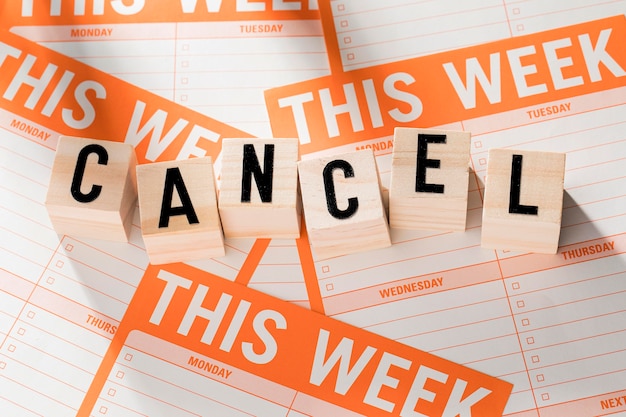 Free photo week agenda with canceled message