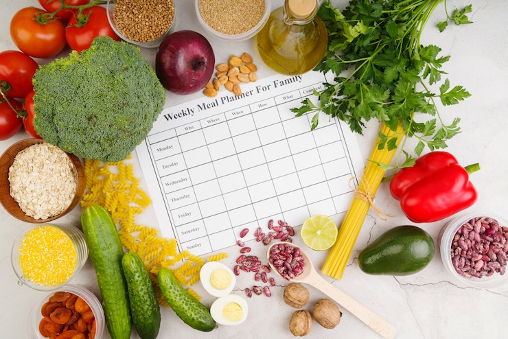 Free Photo weekly meal planner for family concept