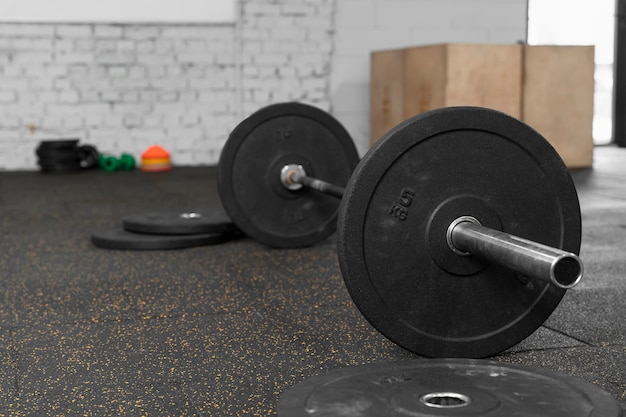 Free photo weight-lifting with dumbbell