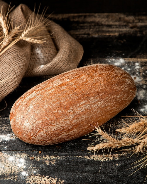 Free photo wheat bread on table