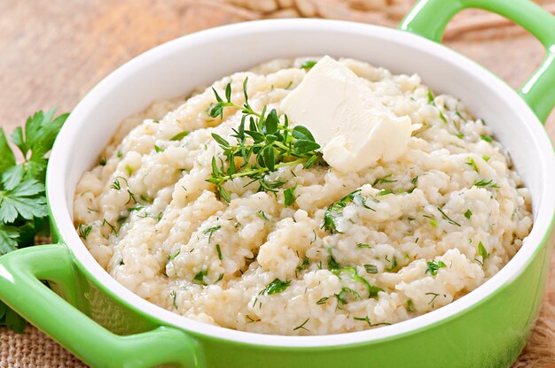 Wheat porridge with herbs