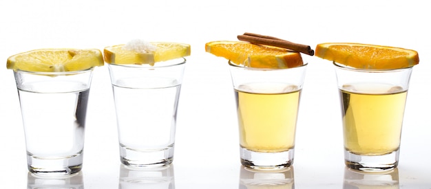 Foto gratuita whisky e tequila