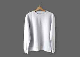 Free photo white front sweater