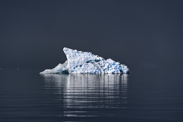 Белый айсберг