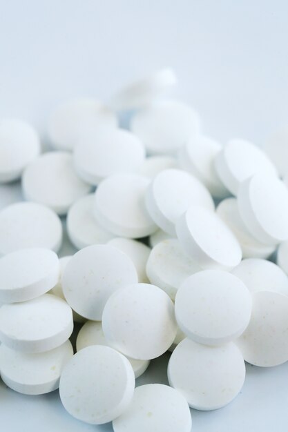 Белые таблетки. Здравоохранение