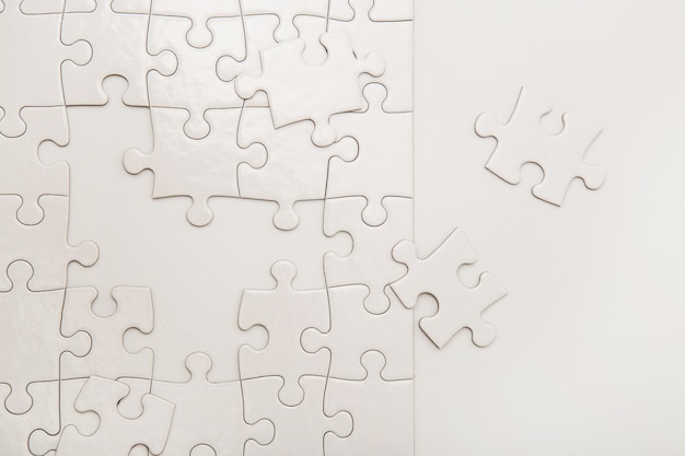 Free photo white puzzle