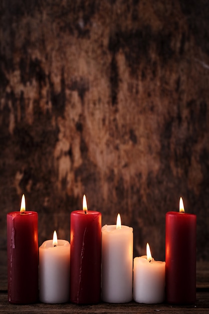 Free photo white and red candles