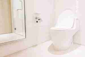 Free photo white toilet seat