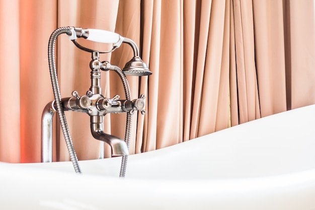 white wall tub bathroom luxury