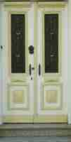 Free photo white wooden door