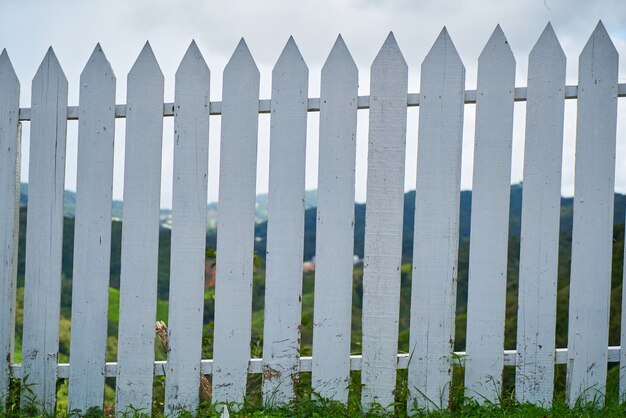 ホワイト木製フェンス