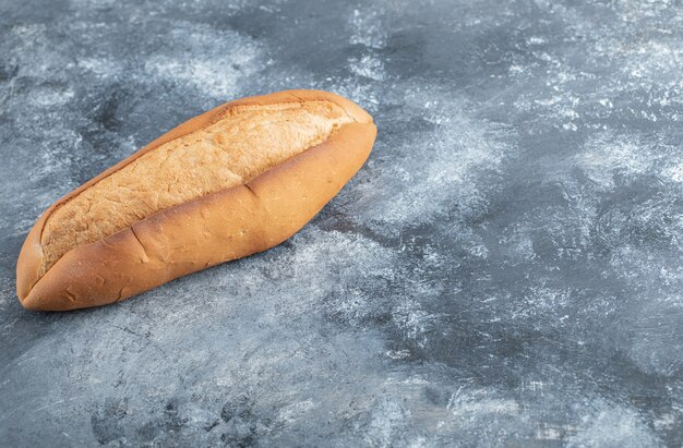 Широкоугольное фото буханки хлеба. Фото высокого качества